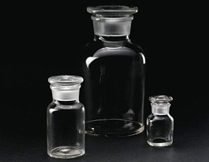 Склянка д/реактивов с широкой горловиной и притертой пробкой из светлого стекла 60 мл