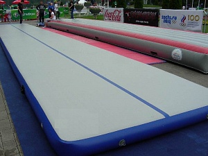 Дорожка акробатическая надувная 15 м